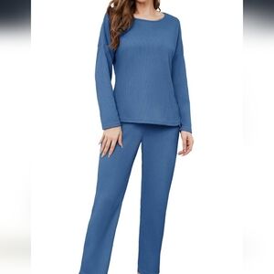 Weaczzy Women's Blue Waffle Pajama Set.